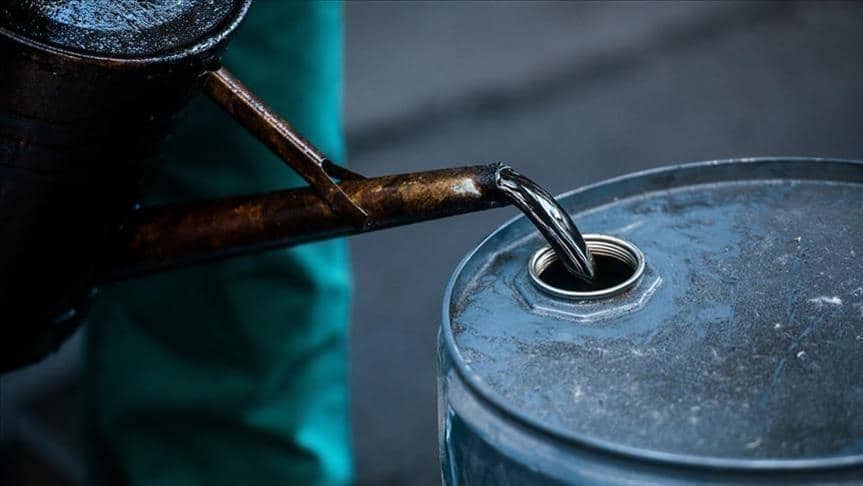 تراجع أسعار النفط وسط مخاوف بشأن الطلب والإمدادات