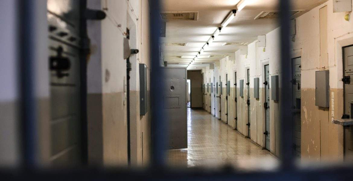منظمة حقوقية : يجب على سلطات الأمن في مأرب إطلاق سراح المحتجزين تعسفاً(تقرير)