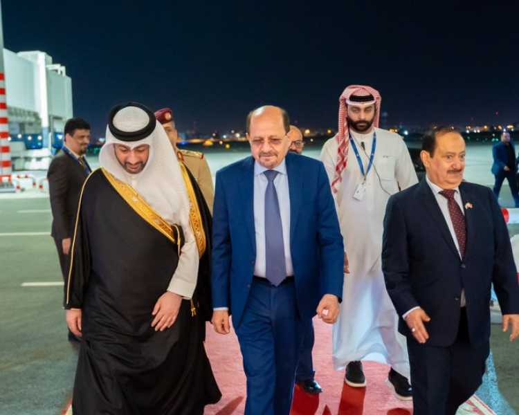 وزير الخارجية يصل البحرين لحضور الاجتماع التحضيري للقمة العربية