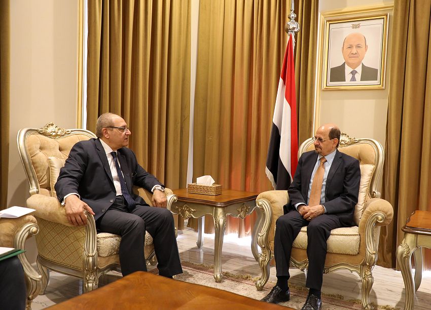 خلال لقائه وزير الخارجية اليمني...السفير المصري يؤكد موقف بلاده الداعم للحكومة