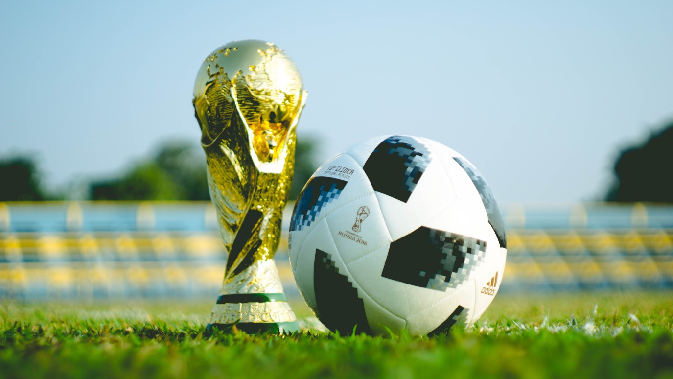 الفيفا يُعلن غداً عن البلدان المستضيفة لبطولتي كأس العالم 2030-34