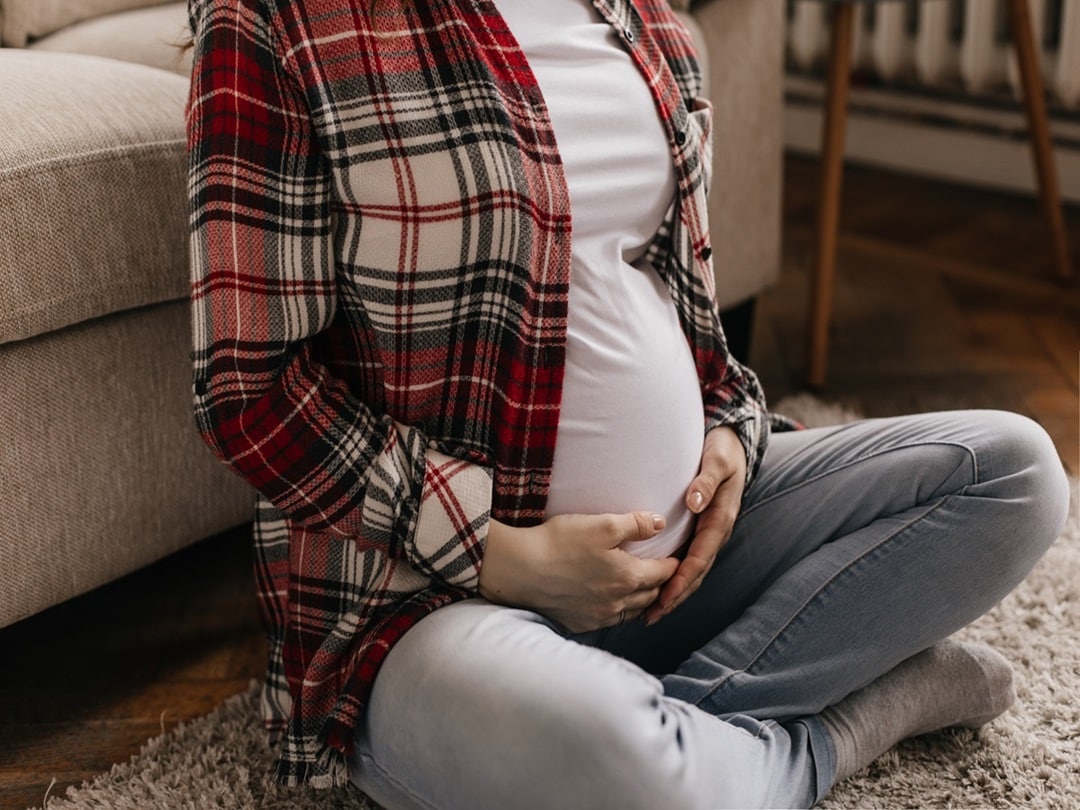 هذه الأسباب الشائعة لتورم الفخذ أثناء الحمل