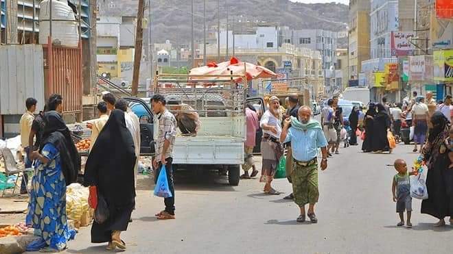ارتفاع الأسعار والمعاناة الإنسانية الشديدة تحرم أهالي عدن من فرحة العيد (تقرير)