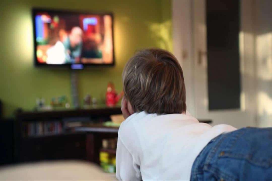 حلول مشكلة إدمان الأطفال على التلفاز