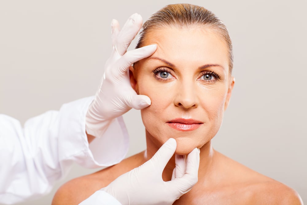  أشيع عمليات التجميل التي تحتاجها النساء بعد سن الأربعين 