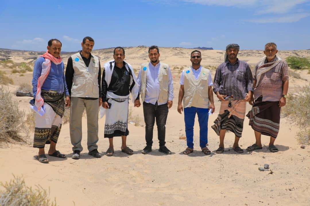 بارويس يشرف على تسليم موقع مشروع حفر وتطوير المياه بمنطقه بئر علي مديرية رضوم شبوة