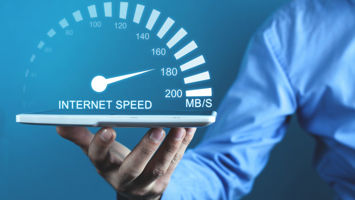   الإمارات تحتل المرتبة الثانية عالمياً في سرعة الإنترنت الثابت والمتحرك 