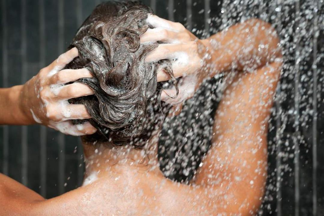   لا تغسلي شعرك بعد صبغه لمدة 48 ساعة.. ما السبب؟ 