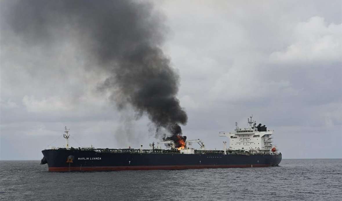 أمبري تكشف عن حادث بحري قرب ميناء المخا وتحذر من استمرار استهداف السفن التجارية