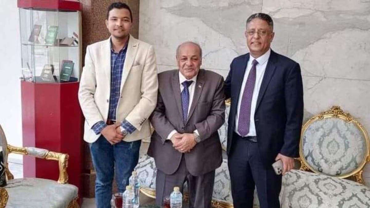 وزراء وقادة في اليمن يبحثون عن معلميهم المصريين