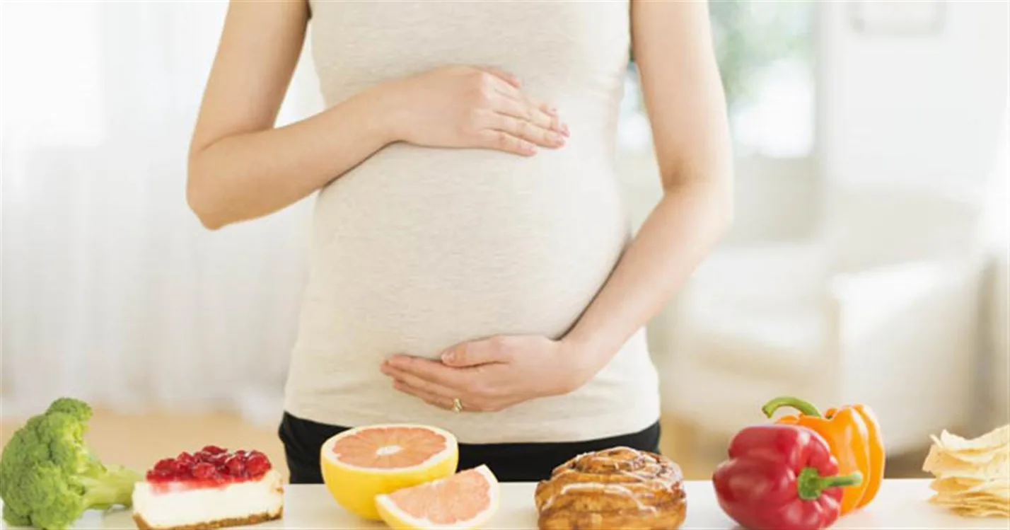 تلعب دوراً هاماً في تطور الجنين..تعرف على أهمية التغذية السليمة للحامل