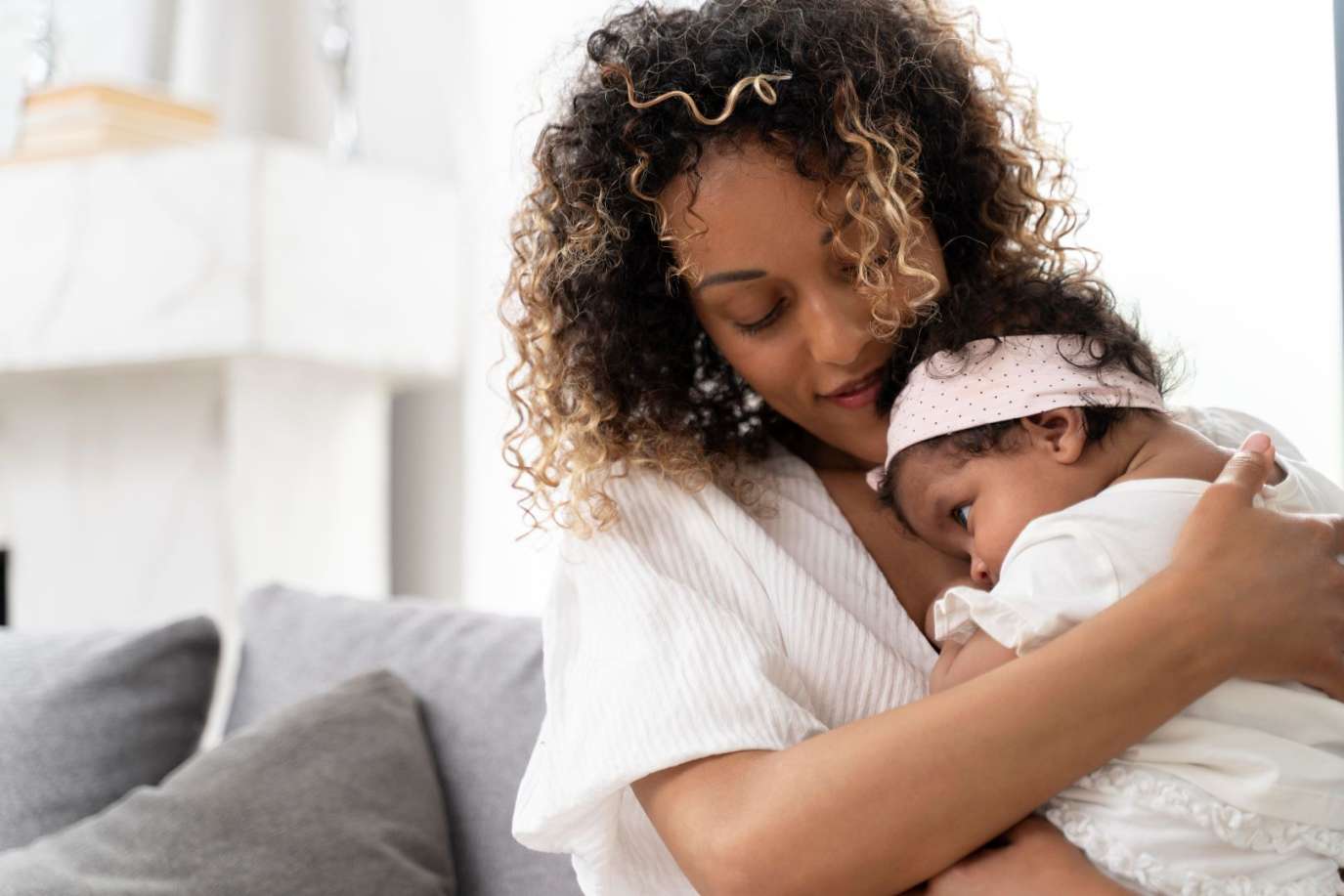جدول الرضعات حسب عمر المولود ومتى يرفض الرضاعة؟