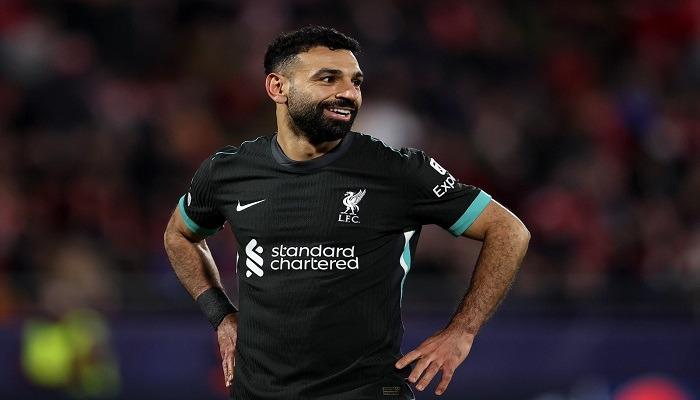  محمد صلاح والكاف.. غاب عن الجوائز الفردية وحضر في تشكيل العام 