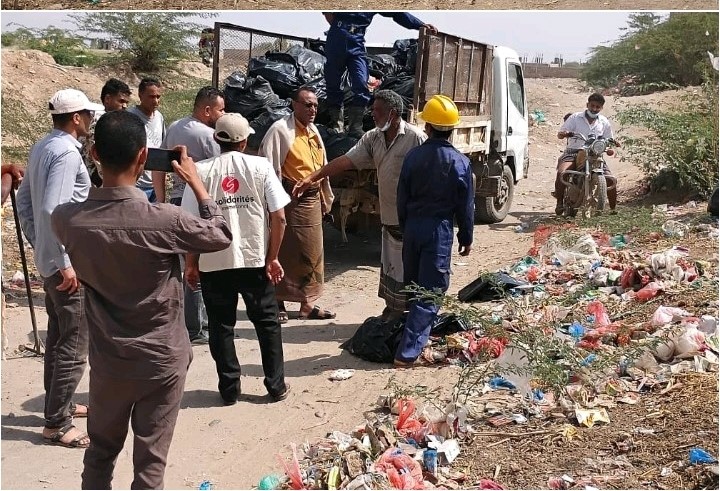 الحديدة.. حملة نظافة في حيس بالتعاون مع منظمة التضامن الدولية