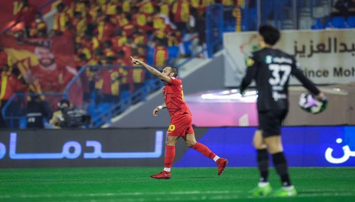  رفض الهدية.. الهلال يسقط بنفس سيناريو الاتحاد في «الـ+90» 