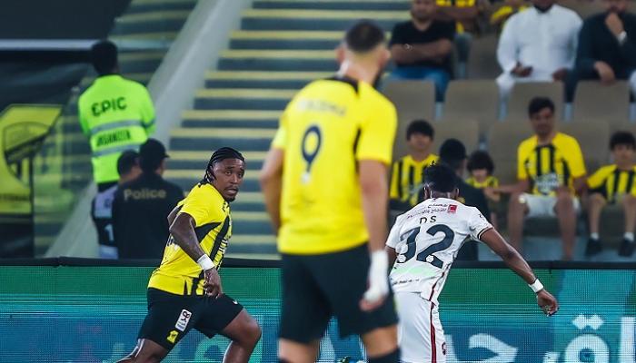  رفض إراحة الهلال.. رباعية الاتحاد ضد الرائد تشعل صدارة الدوري السعودي (فيديو) 